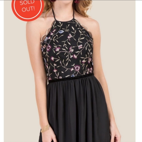 Francesca's floral halter dress - Picture 2 of 11